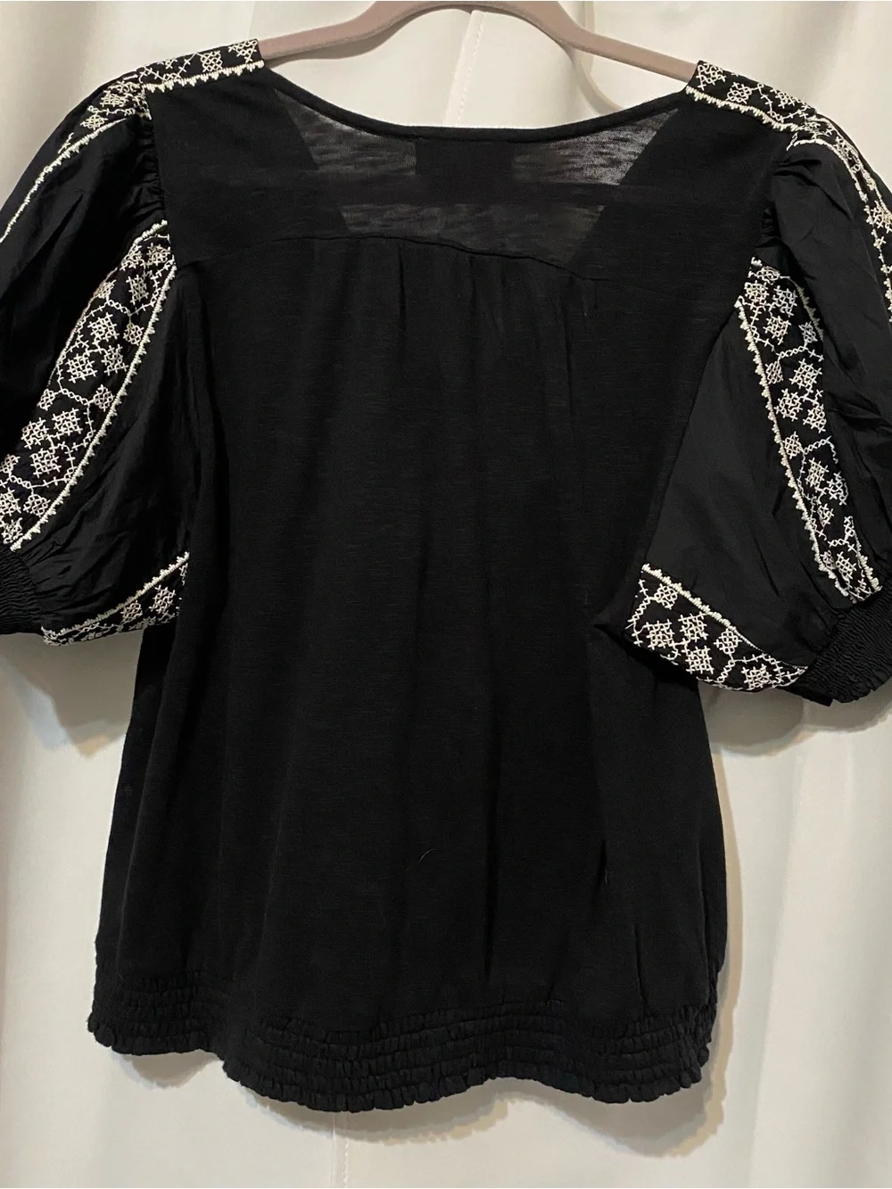 Anthropologie Black Embroidered Puff Sleeve Peasant Top V-Neck Women’s 1X Boho